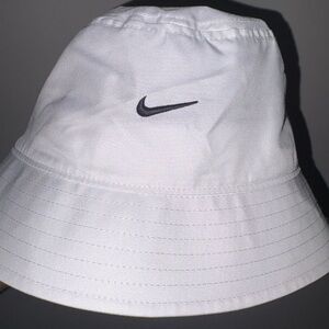 Nike Apex White Bucket Hat